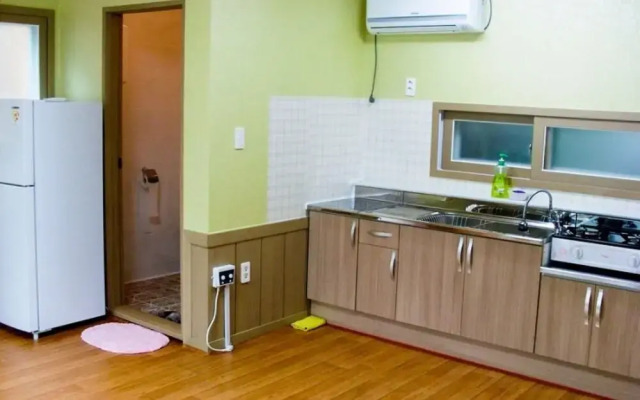 Wanju Haneurarae Cheotjip Pension