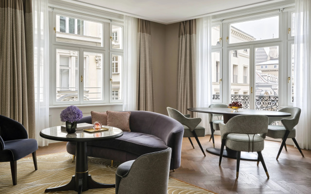 Rosewood Vienna