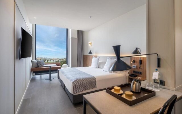 LIVVO Lumm Hotel 