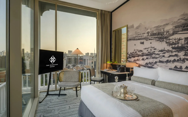 Отель The Robertson House by The Crest Collection