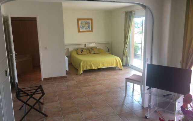 Chambres d'Hôtes La Coloniale