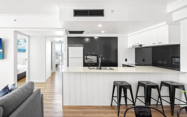 Chevron With 3beds and own Carpark Within Tower3