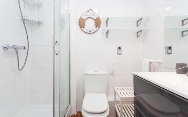 Cozy studio overlooking Pedro Zerolo Square