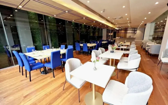 The Srivaree Airport Hotel