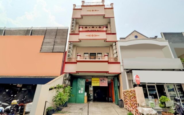 OYO 90048 Teratai Bekasi Guesthouse