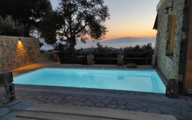 Evia Family House