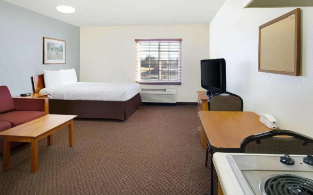Woodspring Suites Baton Rouge Airport