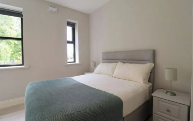 Charming 2-bed Apartment in Dublin's Countryside