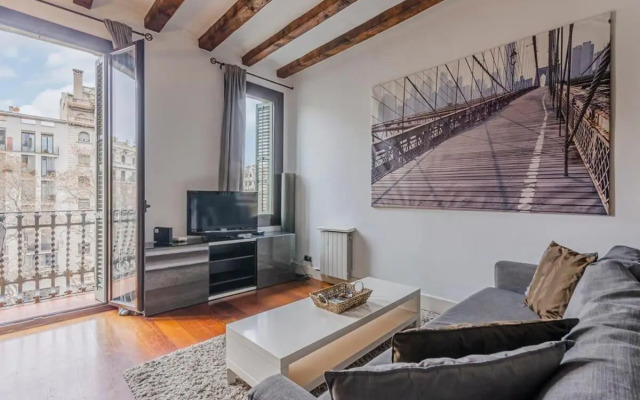 Modern and bright 3BD apartment by Gran Via - Plaza España