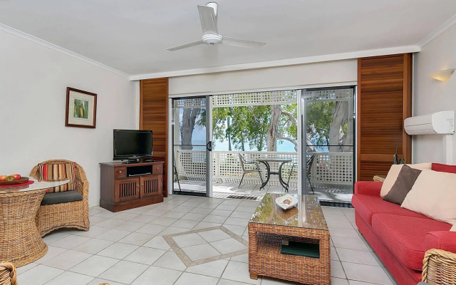 On Palm Cove Beachfront Apartments