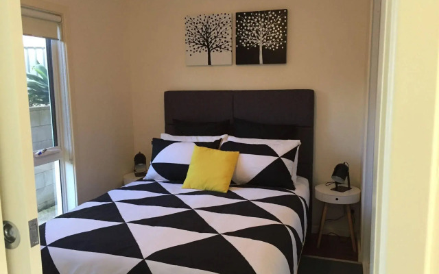 Lyreen's Apartment B&B