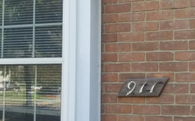 Beautiful Royal Oak Townhouse