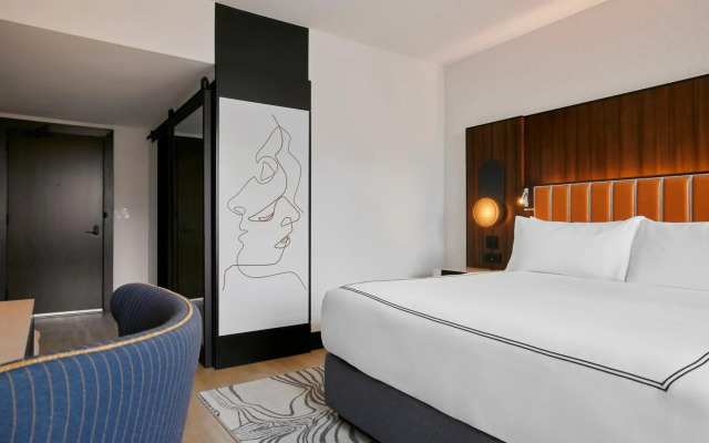 The Godfrey Detroit, Curio Collection By Hilton