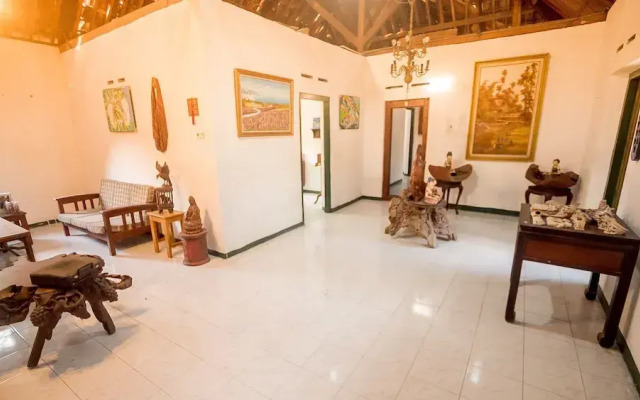 Aurora Stay Near Merapi by Smart Digital