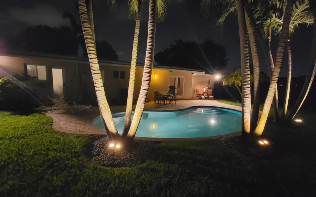 Shangri-la 3 Bedroom Home by RedAwning