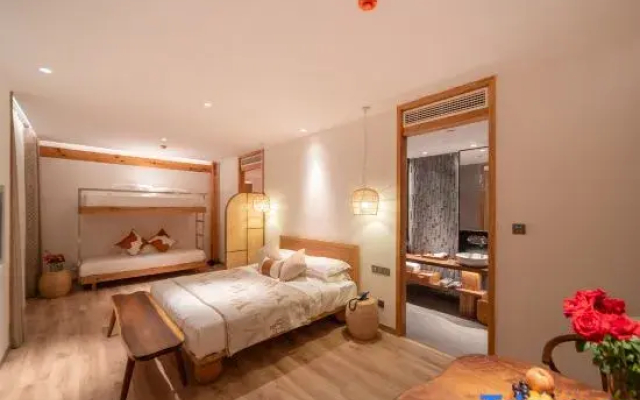 Read Life Hotel