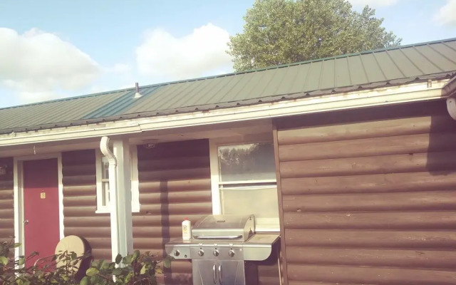 Headwaters Motel