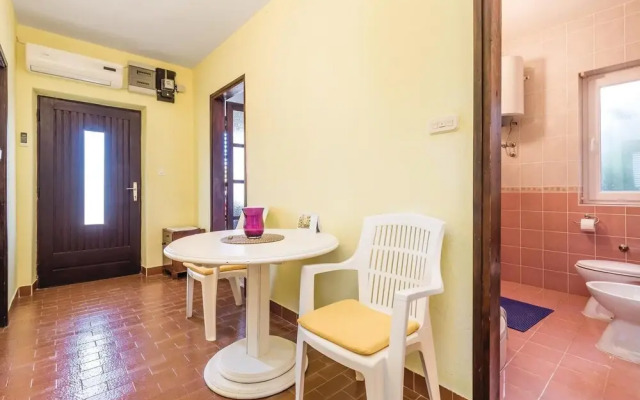 Nice Home in Stara Novalja With Wifi and 3 Bedrooms