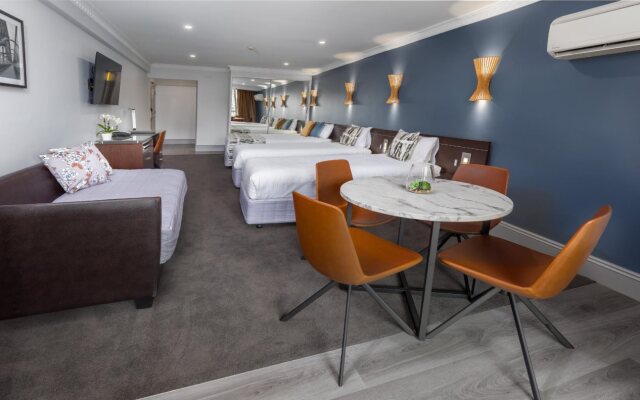 Hyde Park Inn Hotel