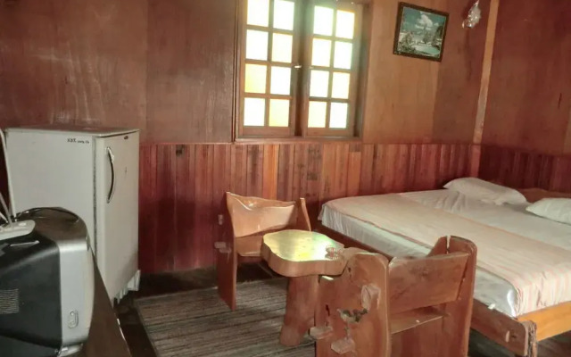 Riverside Beach Chalet