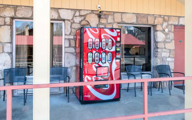 Economy Inn and Suites