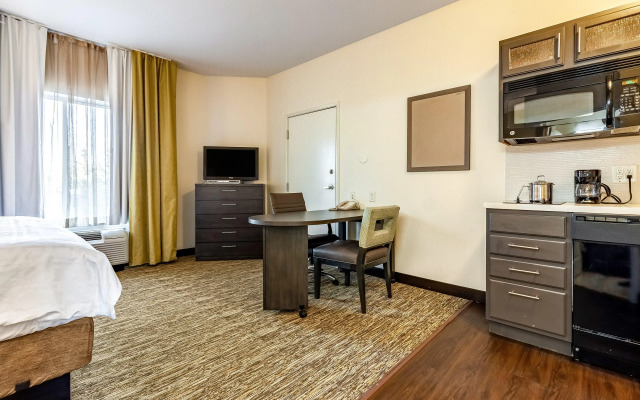 Candlewood Suites Lincoln by IHG