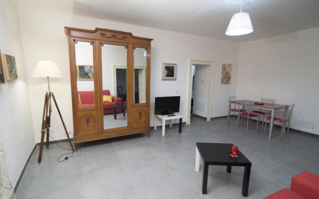 Ampio Appartamento In Via Etnea