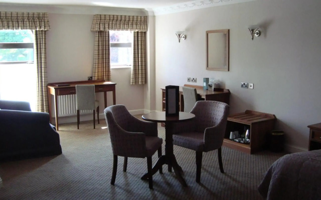 Waterton Park Hotel