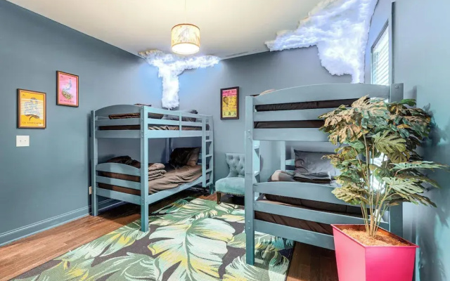 Pet-friendly Abode w/ Balcony in East Nashville!