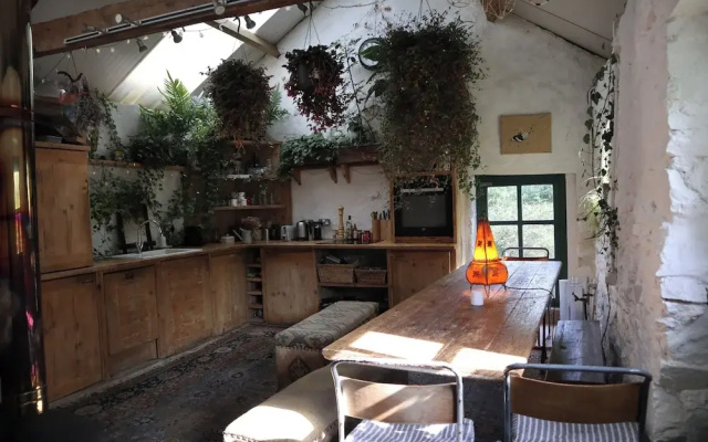 Hapus Hideaway Retreat Site, Sleeps 29
