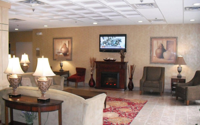 Ramada by Wyndham East Syracuse Carrier Circle