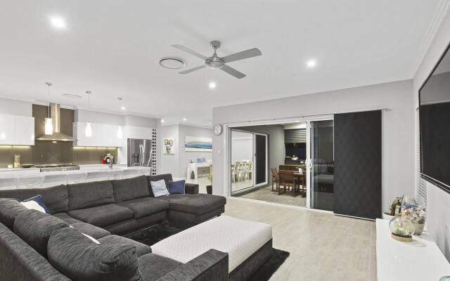 Ebony Rose - Tweed Coast Holidays