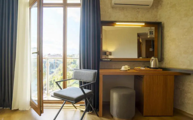 Qinn Hotel