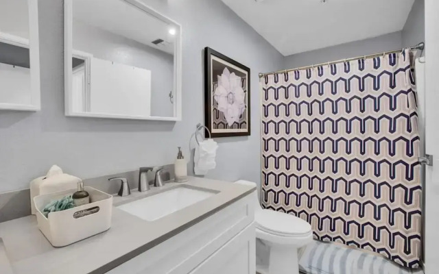 Hollywood Glam Hideaway