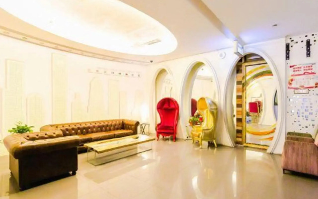 Sunshine Holiday Hotel