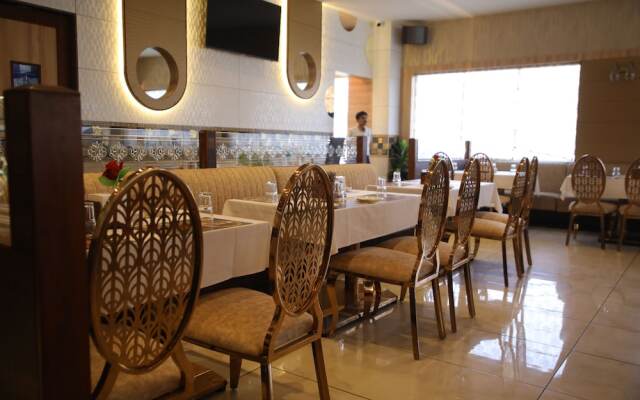 Rajathadri Royal Inn