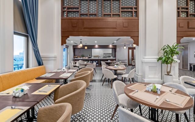 Rex Quang Binh Hotel