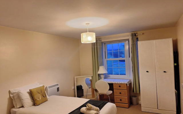 Tranquil Retreat in Ely City Center