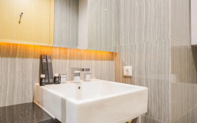 Elegant And Nice Studio At Capitol Suites Apartment