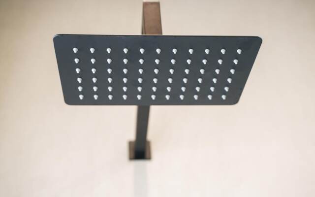 Welcomely - Deluxe Room - Charles Aznavour