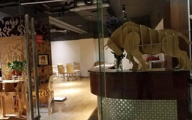 Taitian Hotel