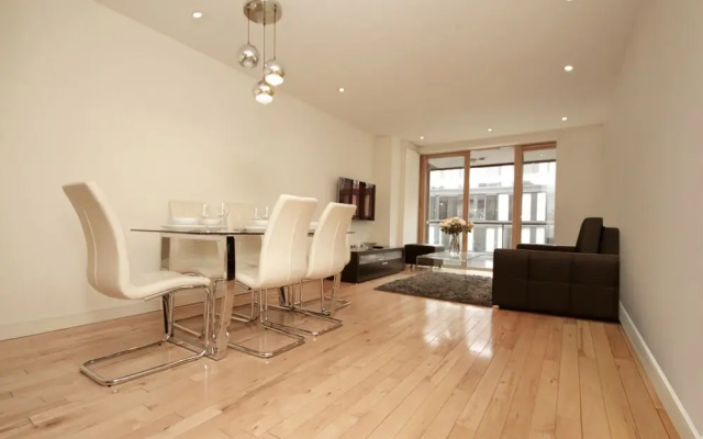 Forbes Street Luxury Apt