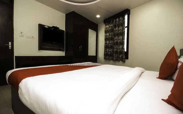 Hotel Galaxy Palace By OYO Rooms
