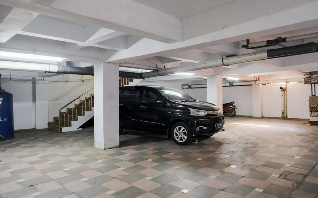 RedDoorz Near Mall Taman Anggrek