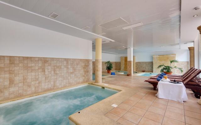 Cabogata Beach Hotel