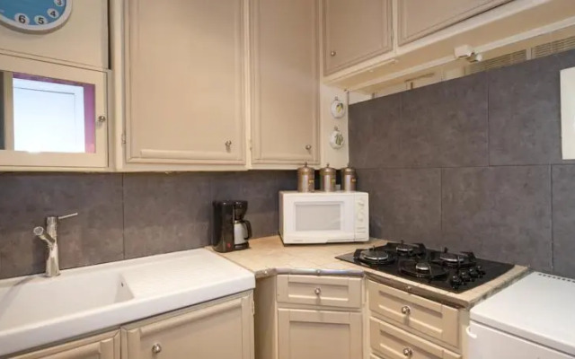 Lovely Pigalle Studio