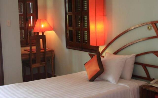 Pho Hoi Riverside Resort