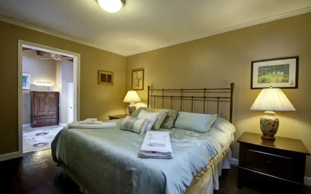 Bullhead Mountain Lodge - 8 Br Home