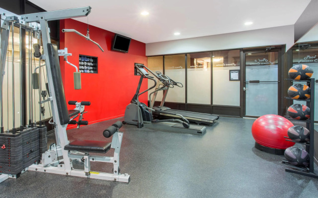 Ramada Hotel & Conference Center by Wyndham Kelowna