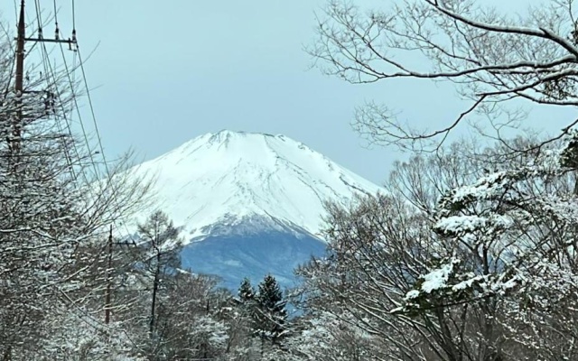 山中湖湖畔高級ログハウス 充電富士168 – Outside – Yamanakako